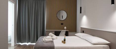 Minibar, bureau, espace de travail pour ordinateur portable