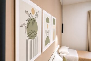 Memory-foam beds, minibar, desk, laptop workspace - Dana Rooms Bed and Breakfast (Castellammare del Golfo)