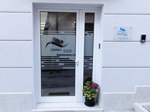 Voorkant van accommodatie