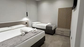 Standard Triple Room, Non Smoking, Private Bathroom