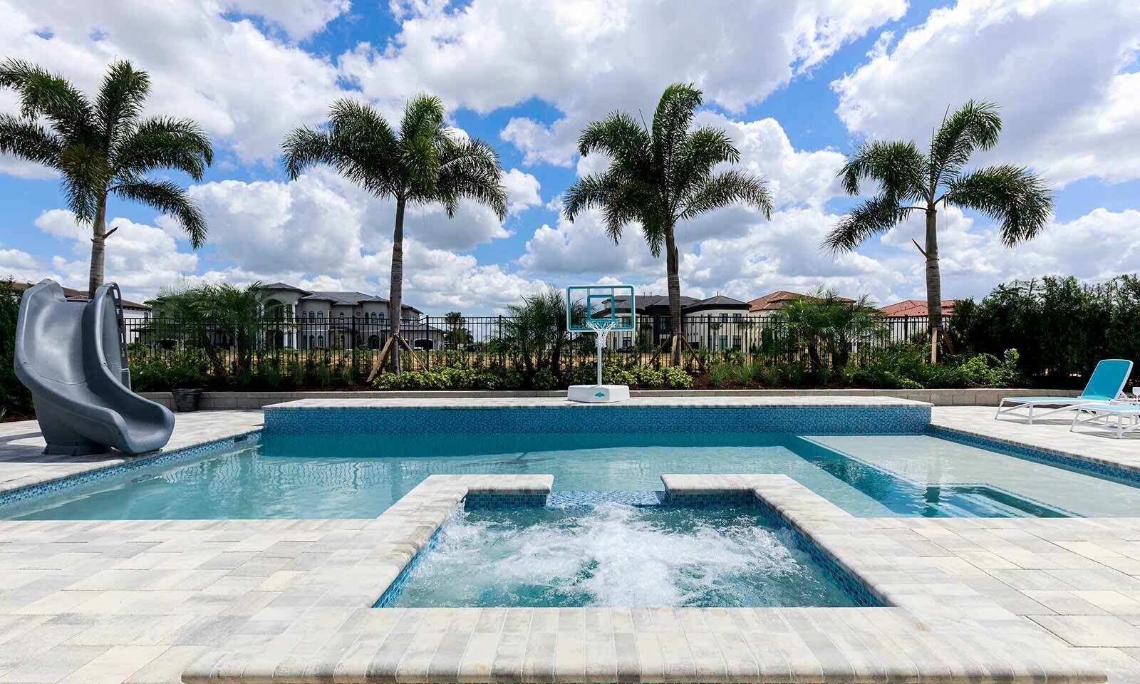 Indoor Jungle Gym/PS4/Large pool with slides and spa/Amazing themed bedroom-Wifi