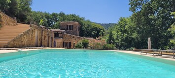 Mas de caractĂšre avec piscine en pleine nature
