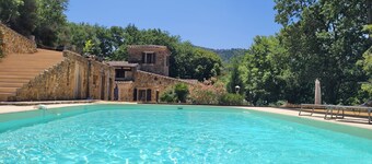 Stunning Mas with swimming pool "La Bergerie du Razès"