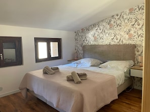 3 bedrooms, iron/ironing board, travel crib, free WiFi