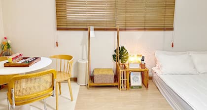 암사역 도보 5분거리. 편안하고 안락한 공간. 가성비 숙소