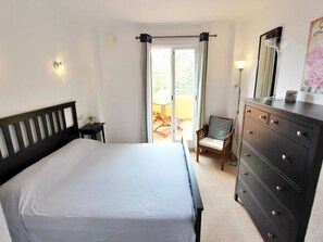 2 Schlafzimmer, Bügeleisen/Bügelbrett, Reisekinderbett, kostenloses WLAN