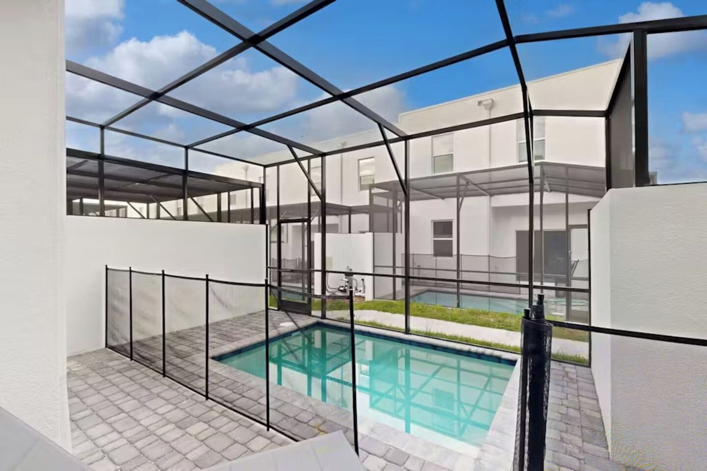 5BR Villa w/Private Pool - Near Disney & Universal