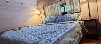 Cozy 1-bedroom Yurt on the Lochsa River