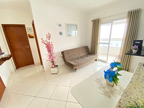 TV, video library - Foot in the sand at Maracanã beach (Praia Grande)