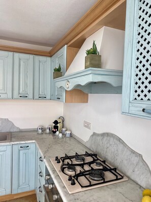 Private kitchen - Villa with sea view  (Quartu Sant'Elena)