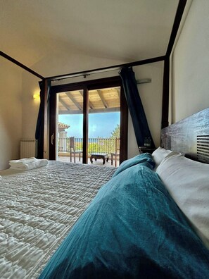 3 عدّة غرف نوم وواي فاي وملاءات أسرّة