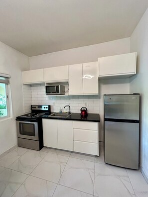 Mikroaaltouuni, uuni