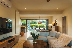 Smart TV, books - Two bedroom villa with pool for your perfect holiday in Mauritius. (Grand Baie)