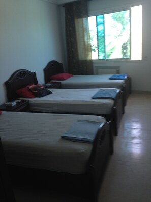 2 bedrooms, bed sheets