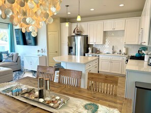Dining - Paradise in Pismo!  Beachside Bliss  - 1 block from beach access! (Pismo Beach)