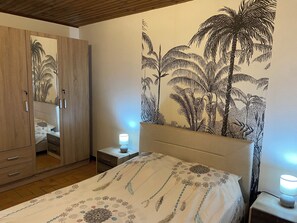 1 室のベッドルーム、旅行用ベビーベッド、WiFi、ベッドシーツ