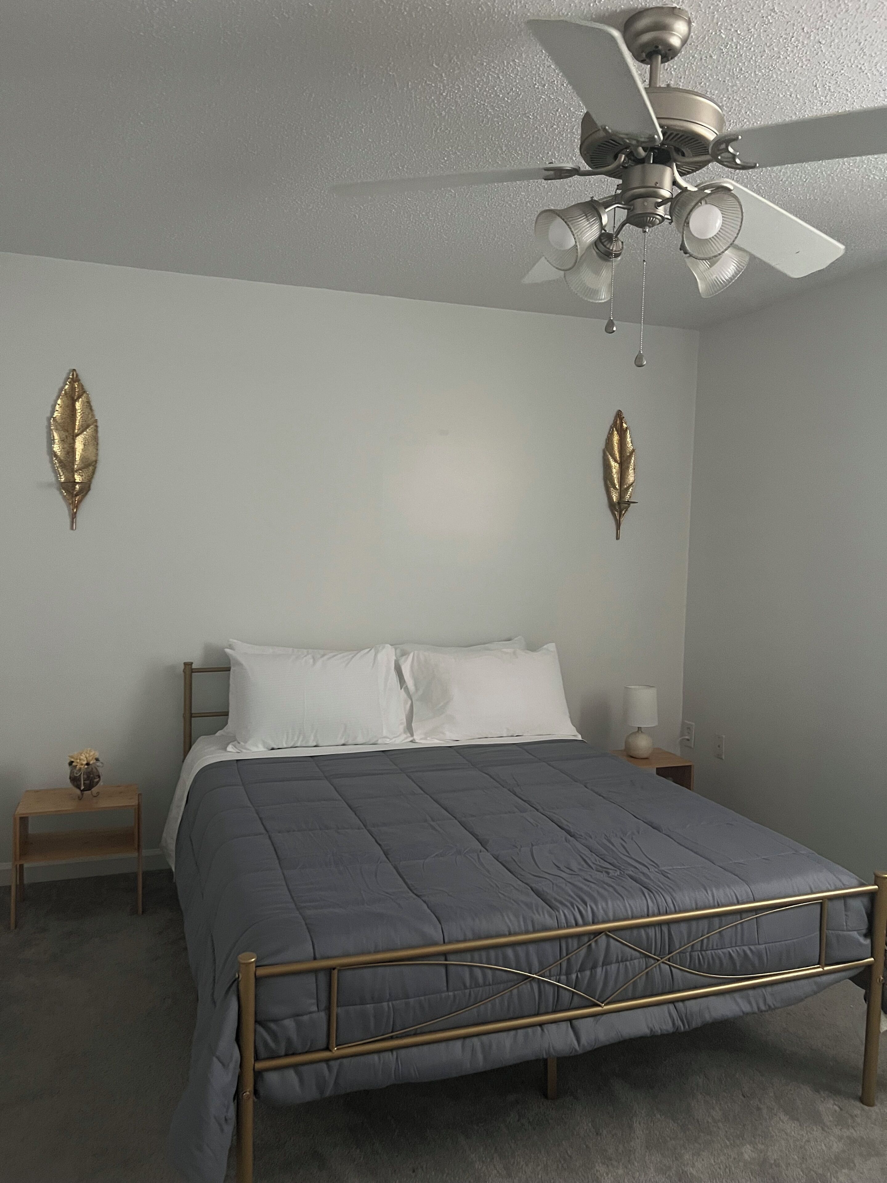 Cozy townhome in adorable Bristol with WiFi, AC and dedicated Work area