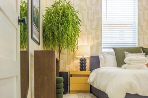 2 Schlafzimmer, Schreibtisch, Bügeleisen/Bügelbrett, WLAN