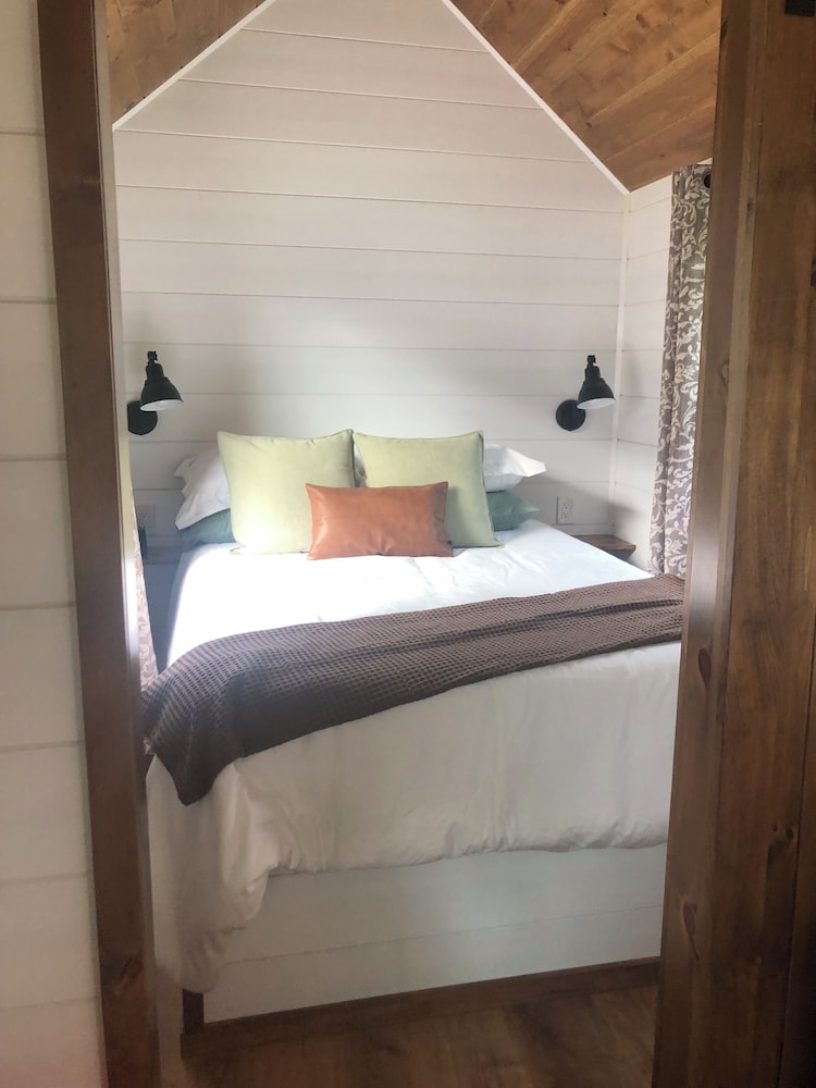 Tiny home on wheels nestled between Corning and Watkins Glen, NY