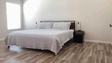 4 bedrooms, iron/ironing board, free WiFi, bed sheets