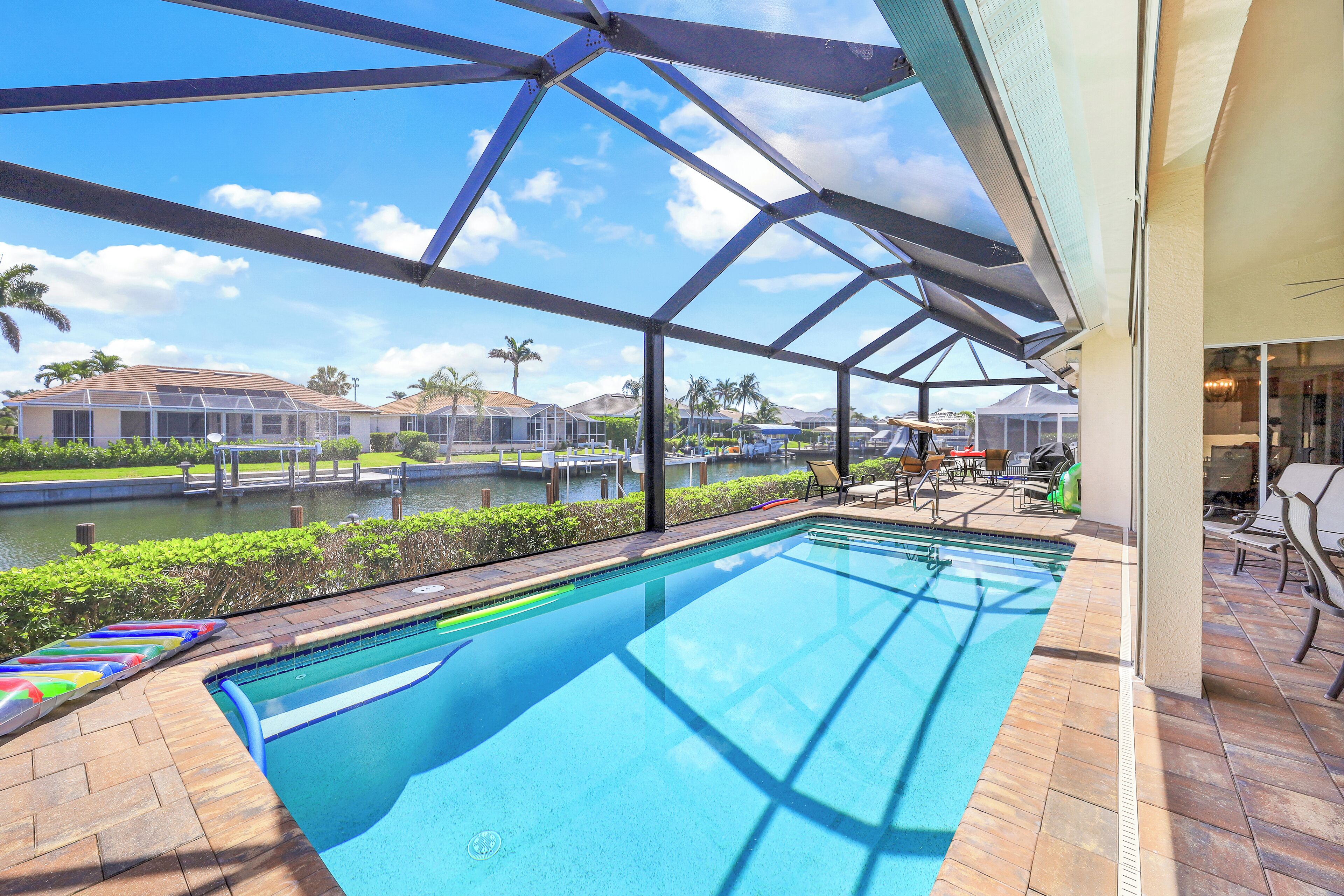 Piscine couverte, piscine chauffée