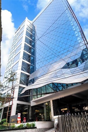 Front of property - Pearl Hotel (Dhaka)