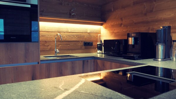 Flat-screen TV, fireplace, heated floors - Sissi s green Chalets (Leutasch)