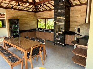 Dining - Casa de Praia Encantadora em um Condomínio que é um Verdadeiro Paraíso (Monte Gordo)