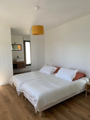 2 chambres, fer et planche Ă repasser, Wi-Fi, draps fournis