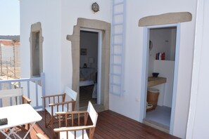 Terrace/patio - Terra of Patmos-Enjoy your holidays in love and style. (Patmos)