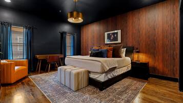 4 chambres, coffres-forts dans les chambres, bureau