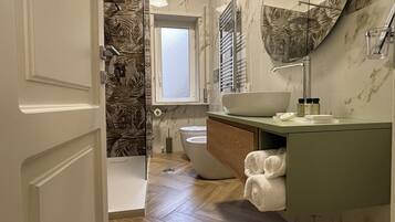 Articles de toilette écologiques, sÚche-cheveux, bidet