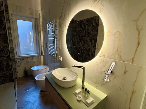Luxury Central Apartment near the port [Corso Marconi Boutique Apartment]