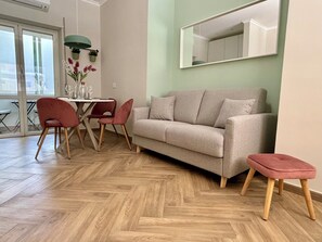 Smart TV - Luxury Central Apartment near the port [Corso Marconi Boutique Apartment] (Civitavecchia)