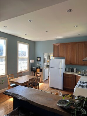 Oven, stovetop, dishwasher