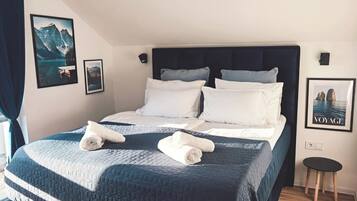 3 bedrooms, desk, iron/ironing board, WiFi