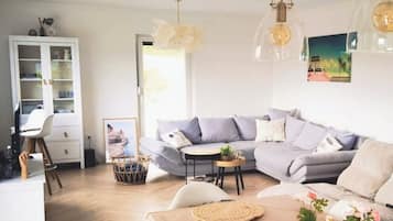 Smart TV, videogiochi, libri, videoteca