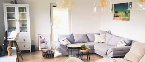 Smart-TV, Videospiele, Bücher, Videothek