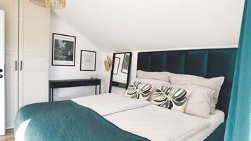 3 camere, una scrivania, ferro/asse da stiro, Wi-Fi