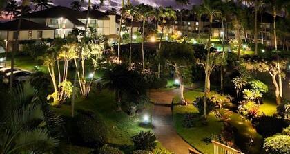 A Welcoming Beachfront 2BR/2BA, Vacation Home, W/D, AC, STEPS TO BEACH!