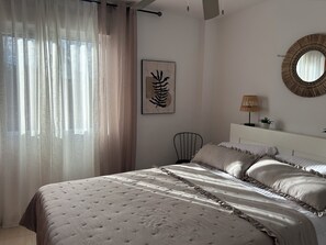 2 quartos, ferros/tábuas de passar roupa, Wi-Fi, roupa de cama