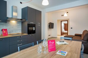 公寓 | 私人厨房 | 冰箱、烤箱、炉灶、茶具/咖啡用具