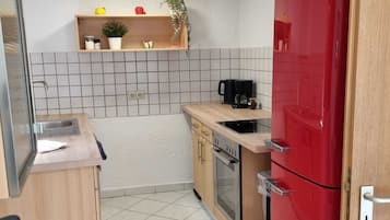 Kühlschrank, Herdplatte, Geschirrspüler