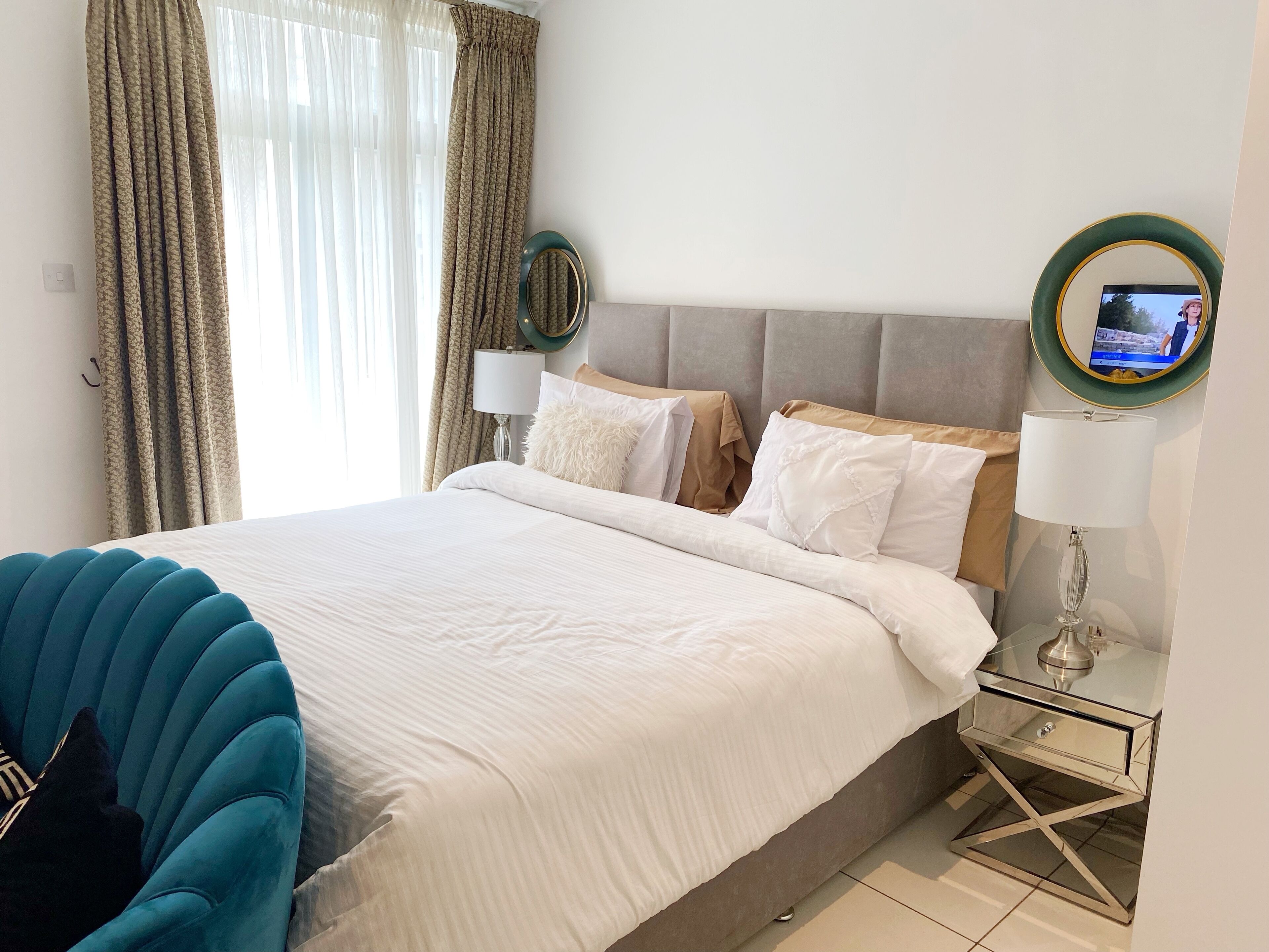 Iron/ironing board, free WiFi, bed sheets