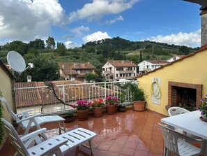 Outdoor dining - Lara house forcoli (Forcoli)