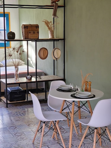 Estrena Monoambiente con Pileta