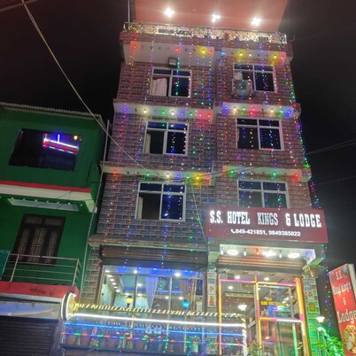 SS Hotel Kings & Lodge Charikot Dolakha