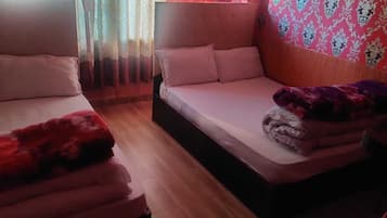 Basic Room, Mountain View | 2 bedrooms, free WiFi