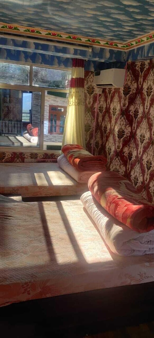 Basic Room, Mountain View