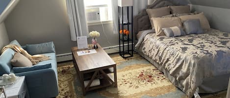 1 bedroom, in-room safe, free WiFi, bed sheets